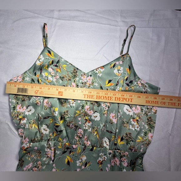 Willow and Root Silky Floral Green Dress - Picture 5 of 7